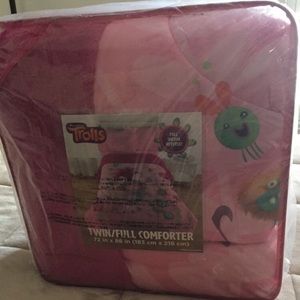 •SOLD•Brand New Trolls Twin/Full Comforter